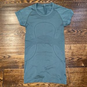 Lululemon top